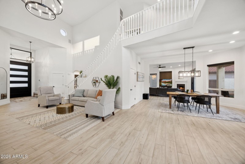 7-web-or-mls-578-n-acacia-dr