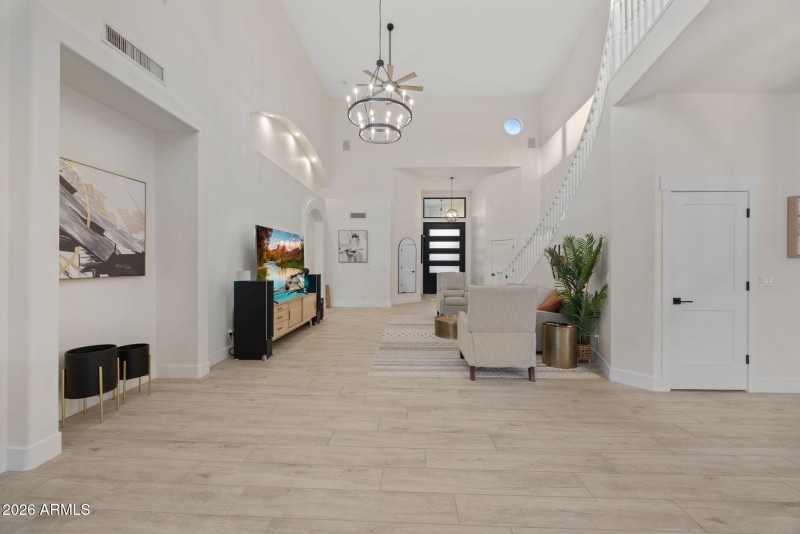 9-web-or-mls-578-n-acacia-dr