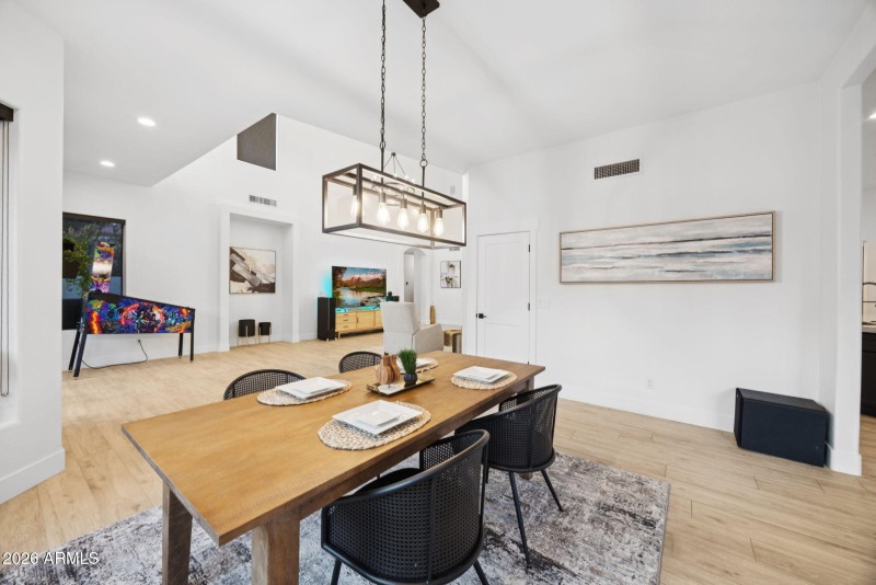 11-web-or-mls-578-n-acacia-dr