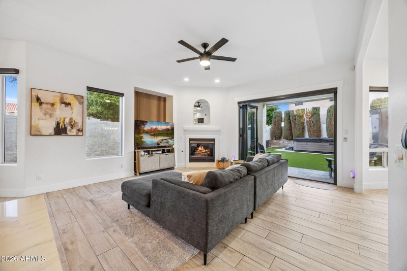 14-web-or-mls-578-n-acacia-dr