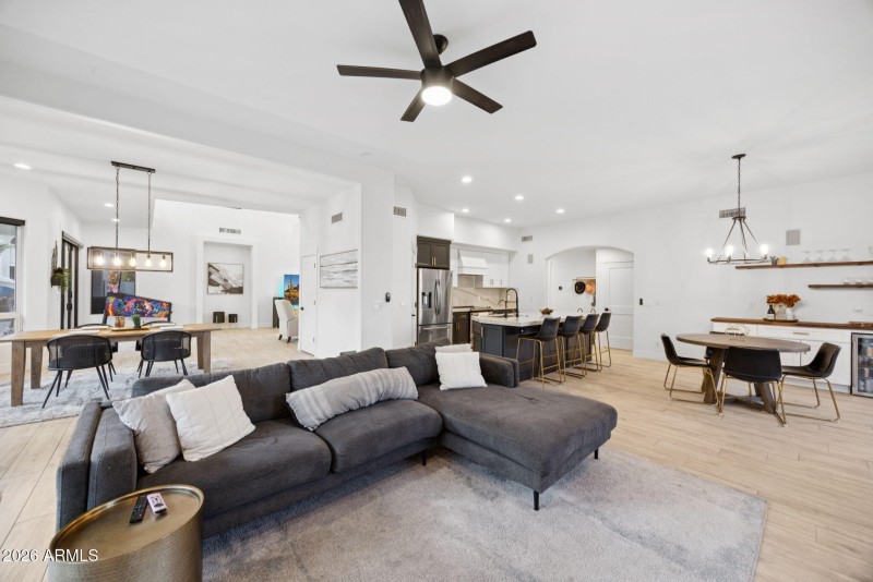 17-web-or-mls-578-n-acacia-dr