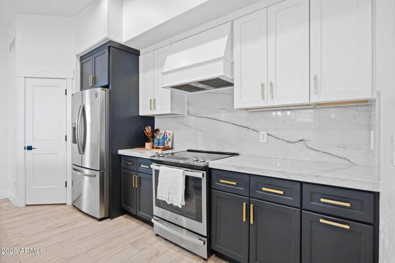 21-web-or-mls-578-n-acacia-dr