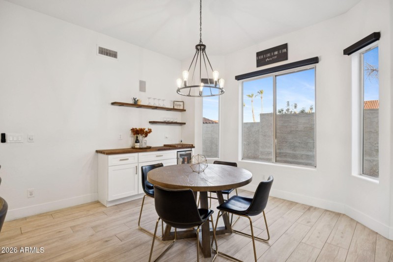 24-web-or-mls-578-n-acacia-dr