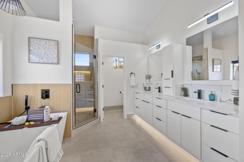 37-web-or-mls-578-n-acacia-dr