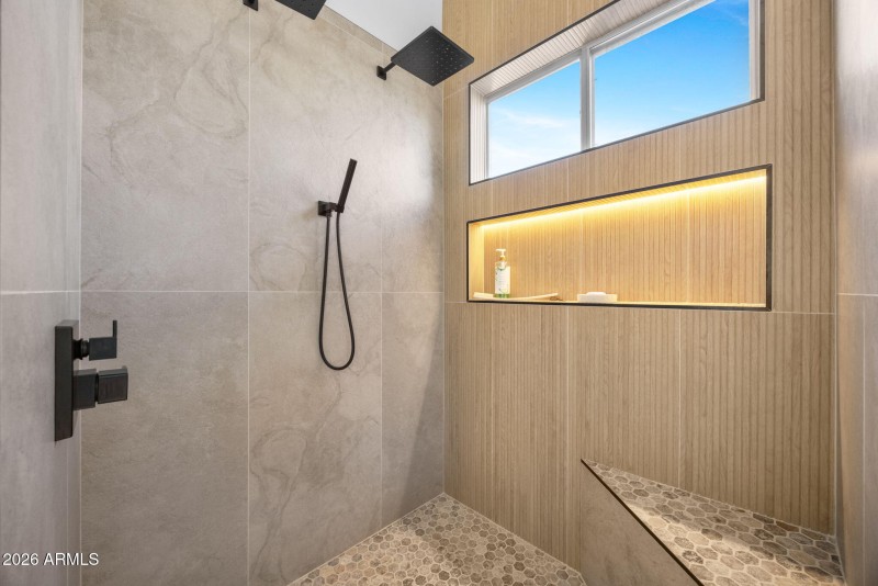 39-web-or-mls-578-n-acacia-dr