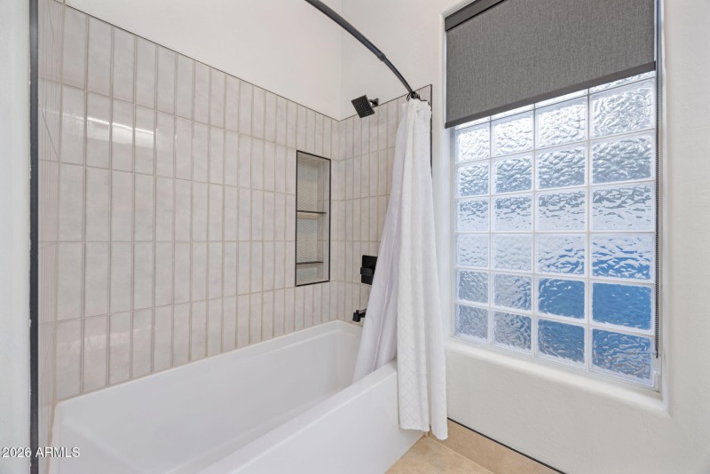 47-web-or-mls-578-n-acacia-dr