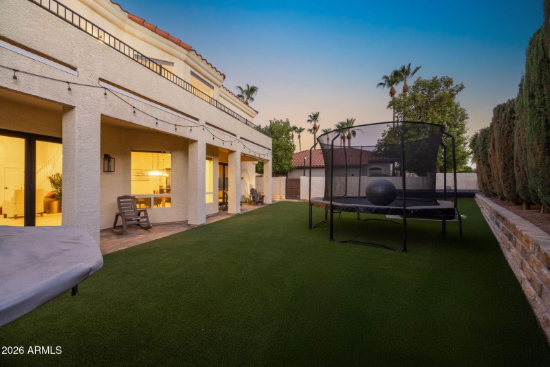 55-web-or-mls-578-n-acacia-dr