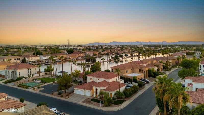 63-web-or-mls-578-n-acacia-dr