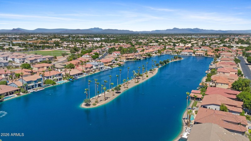 74-web-or-mls-578-n-acacia-dr