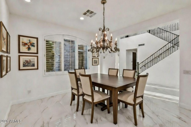 06-Dining to Foyer 2