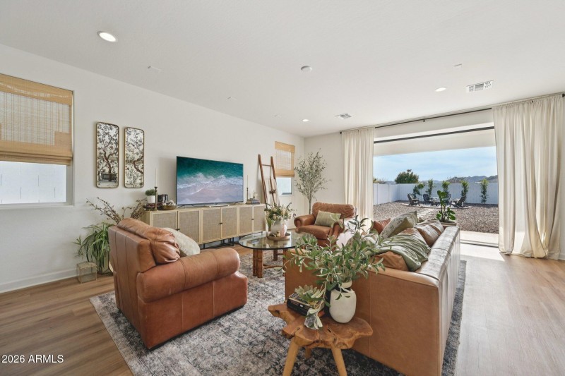 6-web-or-mls-N Augite Way-S0702-006