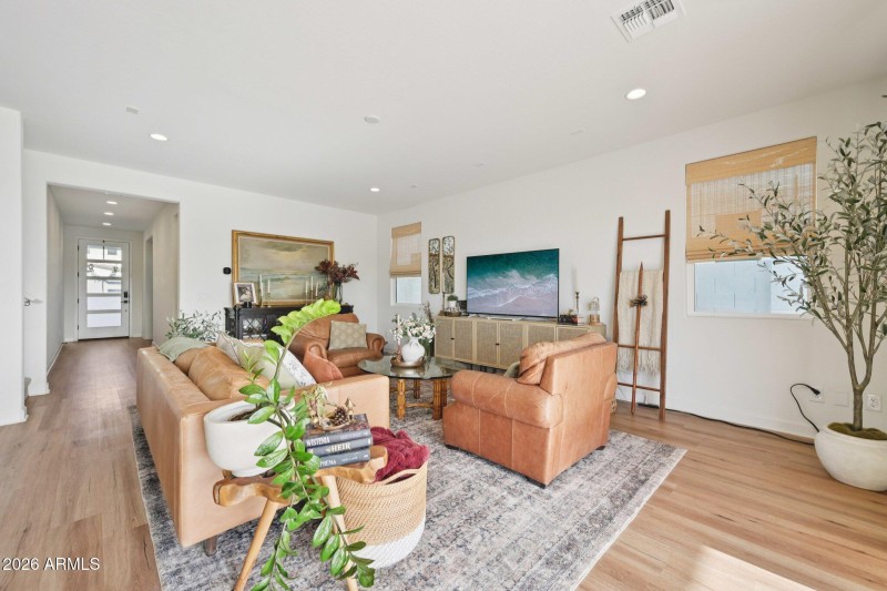 9-web-or-mls-N Augite Way-S0702-009