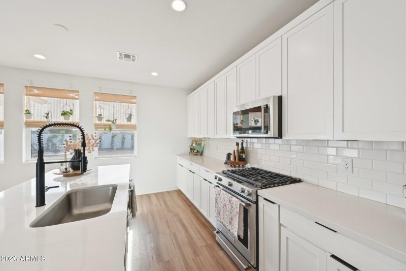 16-web-or-mls-N Augite Way-S0702-016