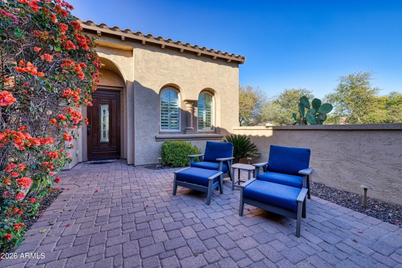 Welcoming Front Courtyard