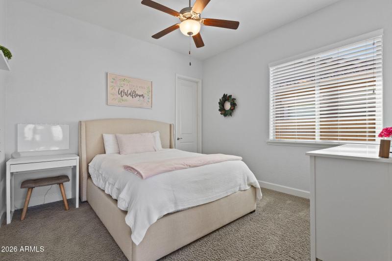 Bedroom 4 w/en suite & walk in closet