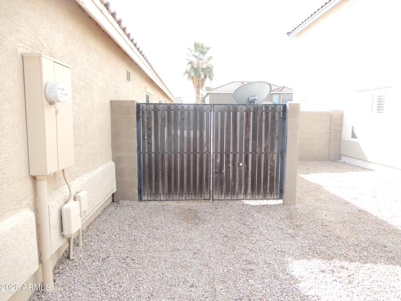 RV GATE