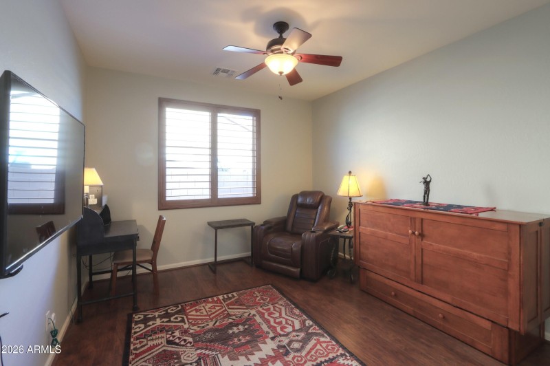 Den w/Murphy bed