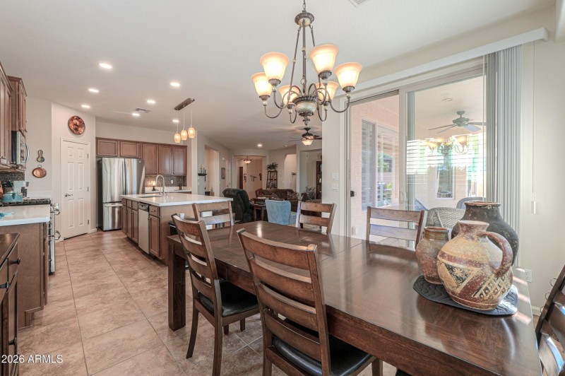 Dining to kitchen