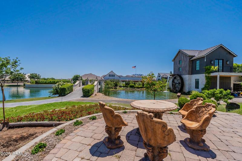 QCBtnclGrdns_LakeMill_ListerPros