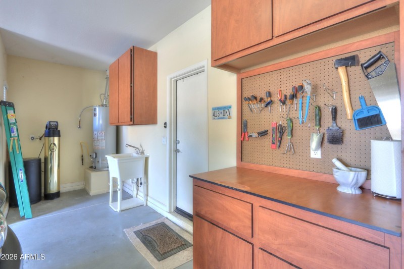 Sink & cabinets