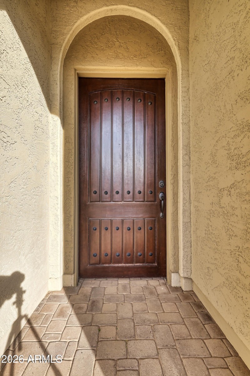 Entry w/ Security Screen Dr