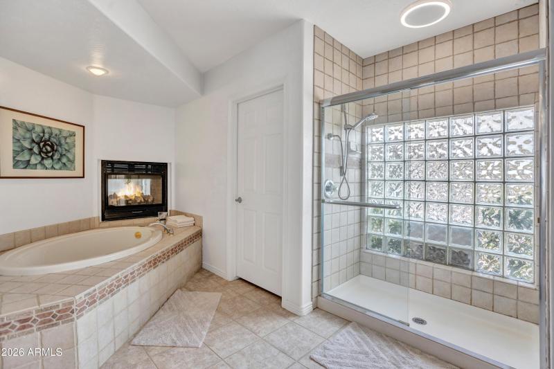 15- Primary Shower & Tub