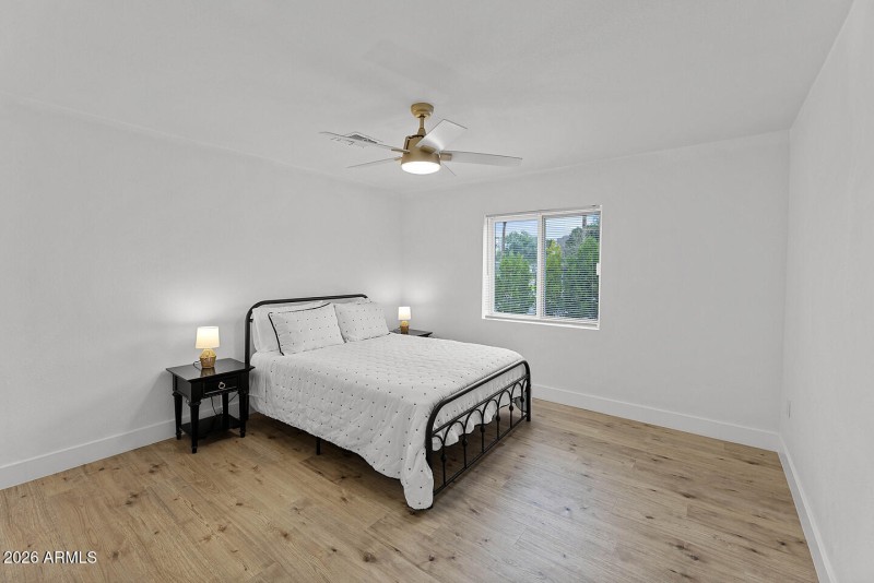 3296087449089477620-CR1-006