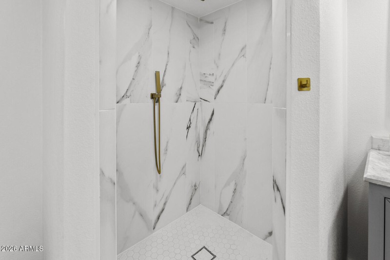 3296087449089477405-CR1-006