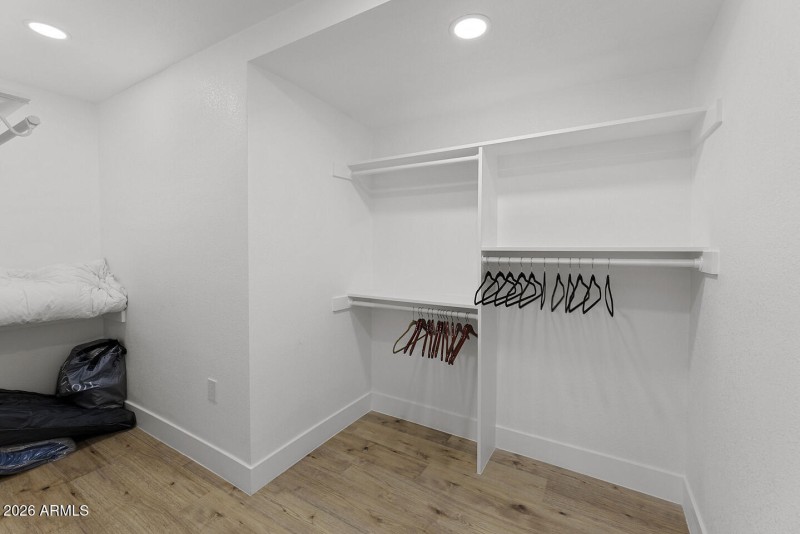 3296087449089477431-CR1-006