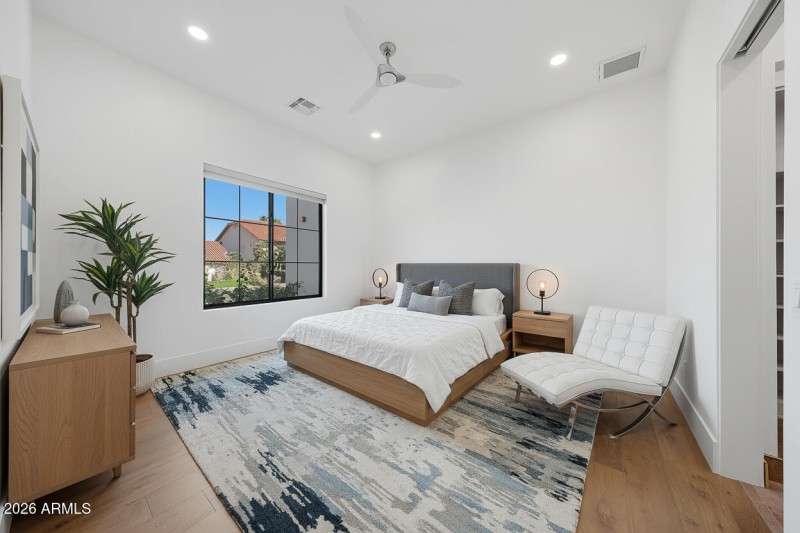 Downstairs En-suite bedroom