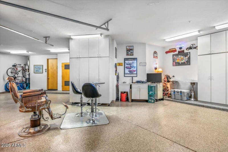 50-Spacious Garage