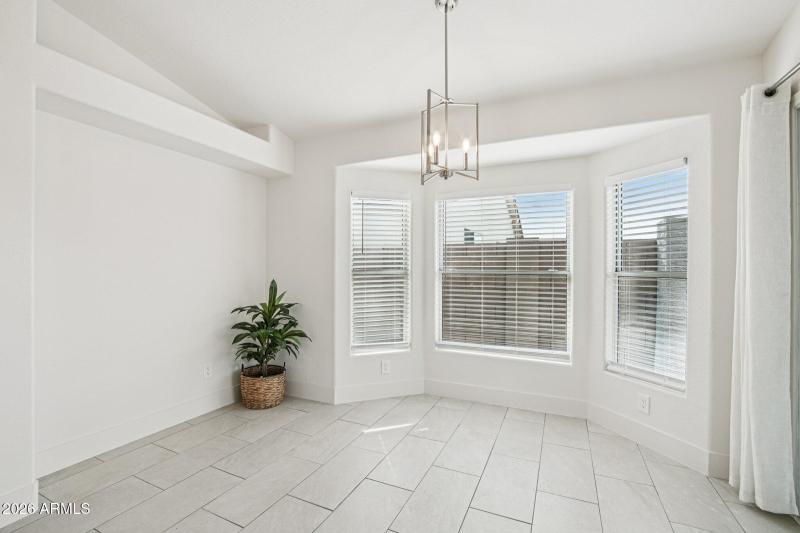 12-web-or-mls-N 30th Ave-S1202-012