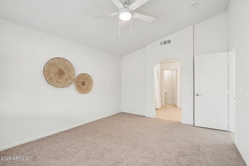 23-web-or-mls-N 30th Ave-S1202-023