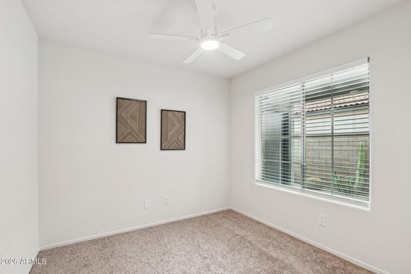 27-web-or-mls-N 30th Ave-S1202-027