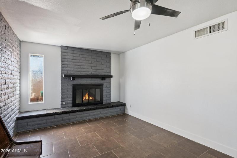 12-web-or-mls-10037-n-43rd-ave