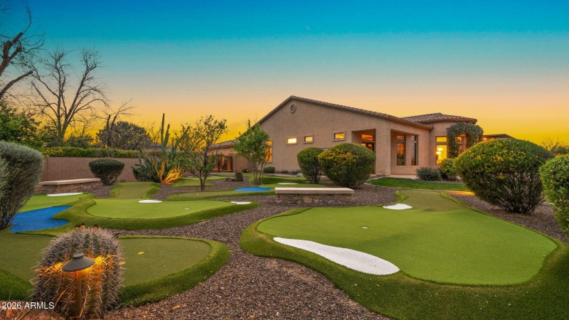 6-hole PuttTek par-3 course