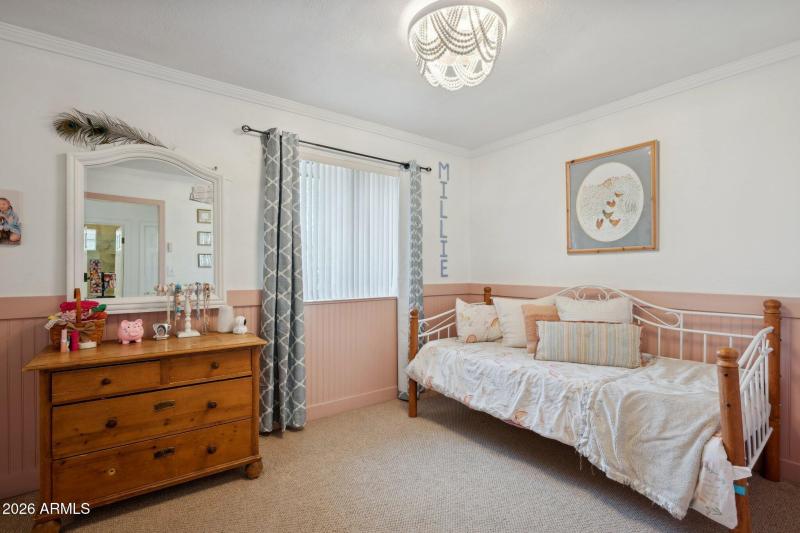 32-web-or-mls-6001-e-thunderbird-rd