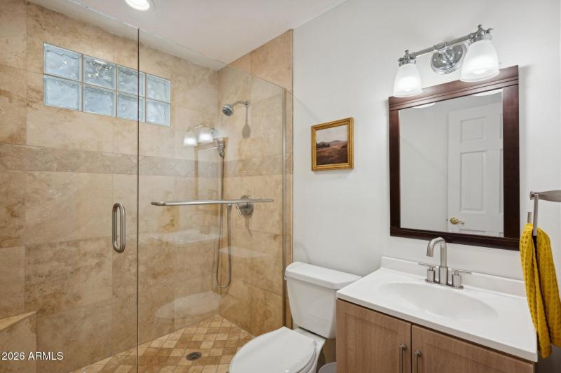 34-web-or-mls-6001-e-thunderbird-rd