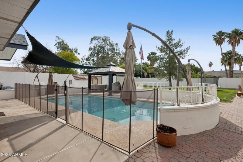 50-web-or-mls-6001-e-thunderbird-rd