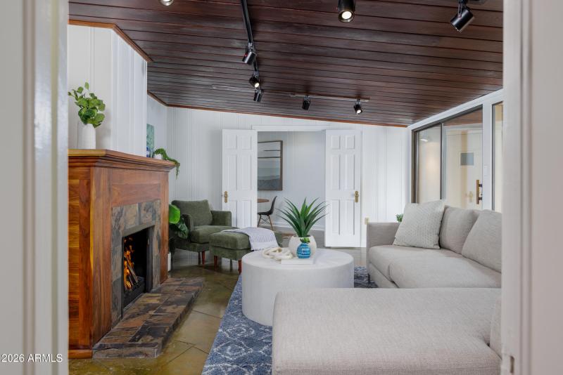 Family room w/ gorgeous fireplace