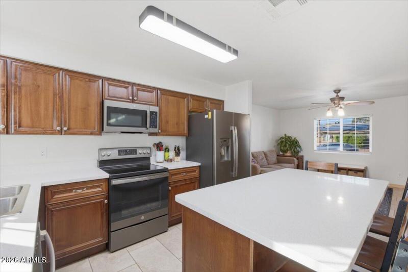 12-2507 E Libby St