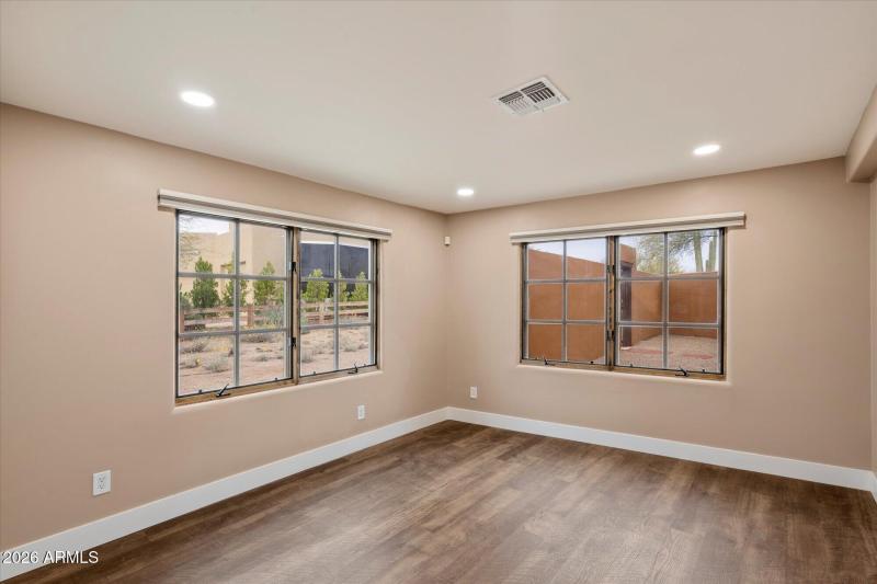 Bright Room w Natural Light