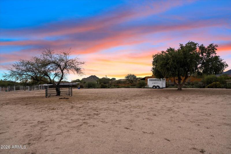 Spacious Riding Arena