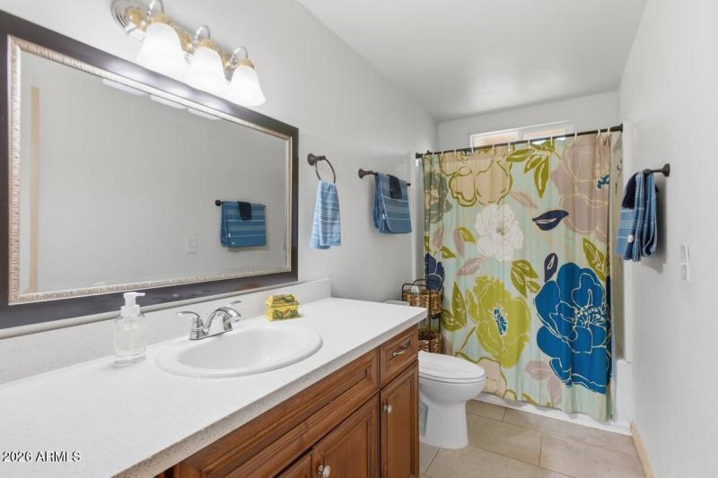 2507 E Libby St 19