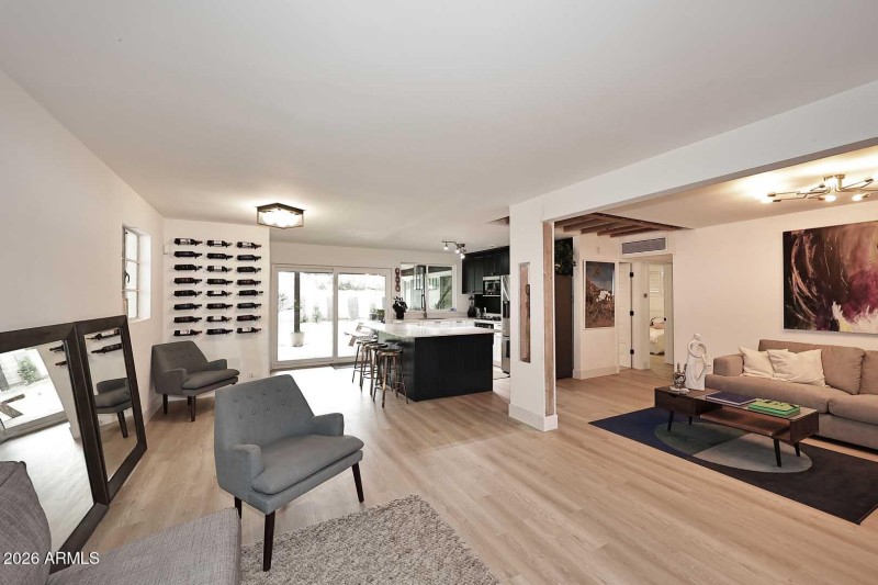 Gr.Rm.Open to Kitchen