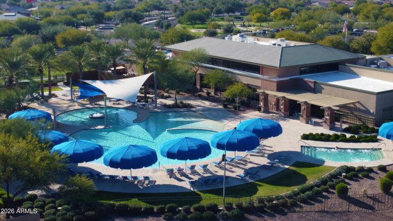 Outdoor Pool & Spa