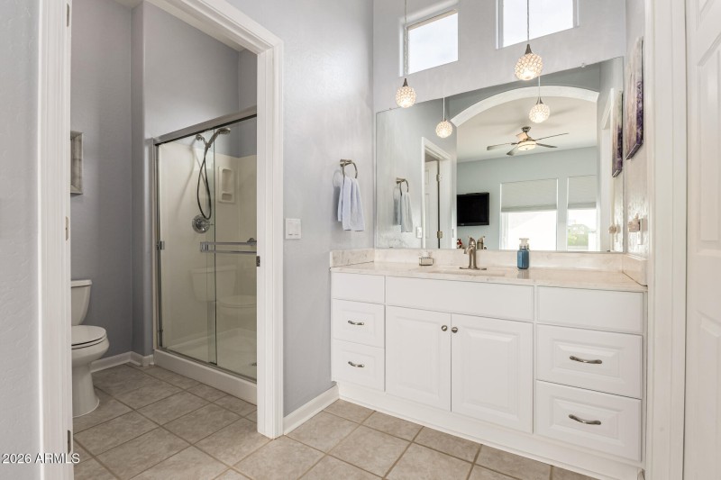 PRIVATE GUEST BATH