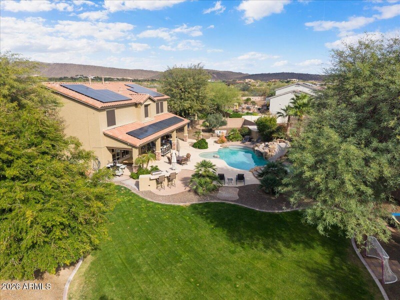 17,000 SF lot!