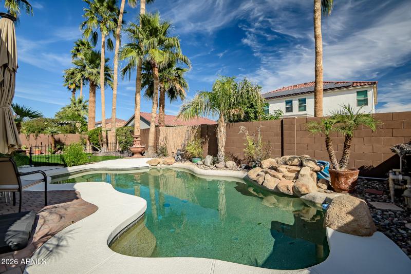 Beautiful Pebble Tea Pool