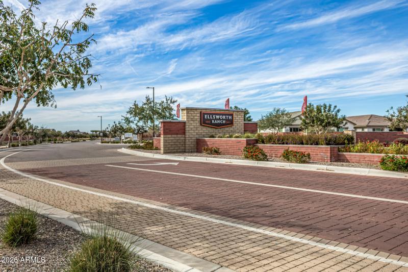 Camina Plata Entrance